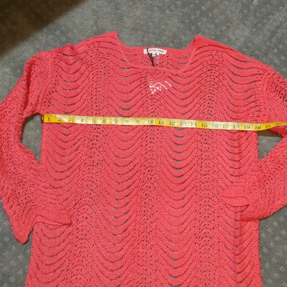 Last One! Open Knit Scalloped Hem Sweater - Picture 4 of 5